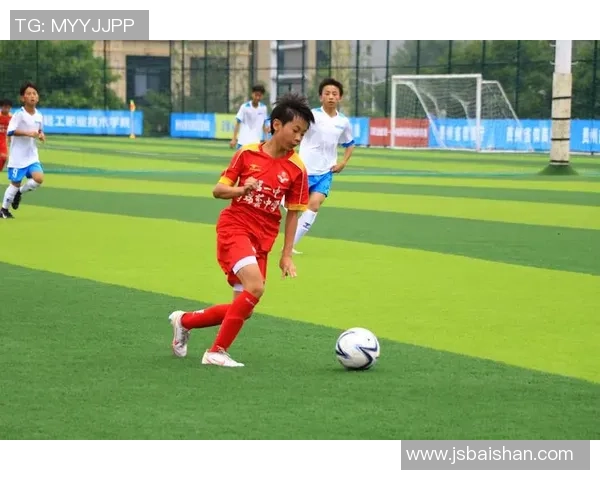 足球巨星助力贵州足球发展 聚焦草根足球与青训未来